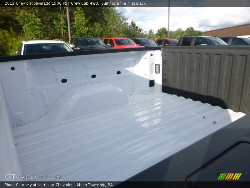 Summit White / Jet Black 2019 Chevrolet Silverado 1500 RST Crew Cab 4WD