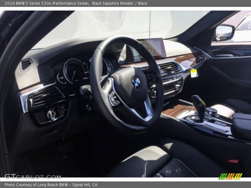 Black Sapphire Metallic / Black 2019 BMW 5 Series 530e iPerformance Sedan