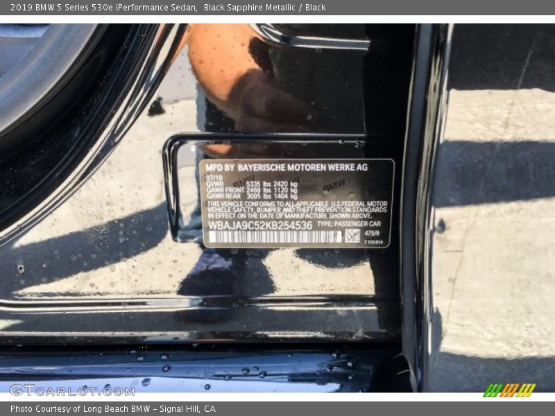 Black Sapphire Metallic / Black 2019 BMW 5 Series 530e iPerformance Sedan