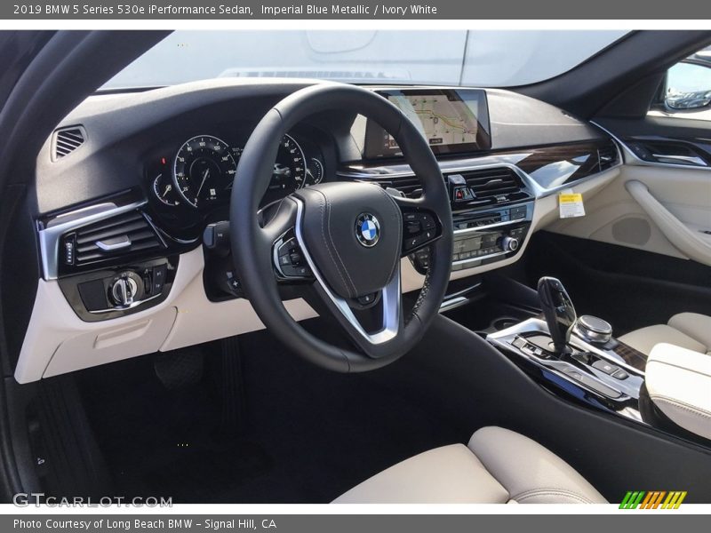 Imperial Blue Metallic / Ivory White 2019 BMW 5 Series 530e iPerformance Sedan