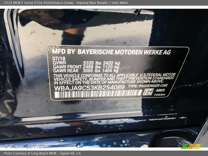 Imperial Blue Metallic / Ivory White 2019 BMW 5 Series 530e iPerformance Sedan