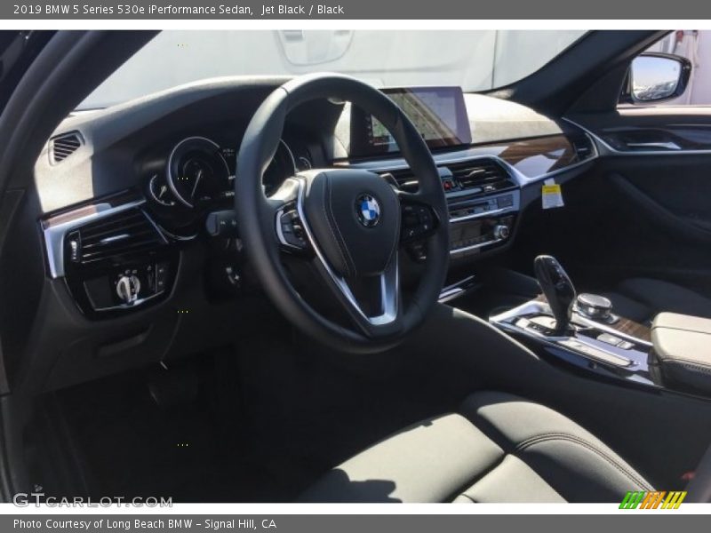 Jet Black / Black 2019 BMW 5 Series 530e iPerformance Sedan