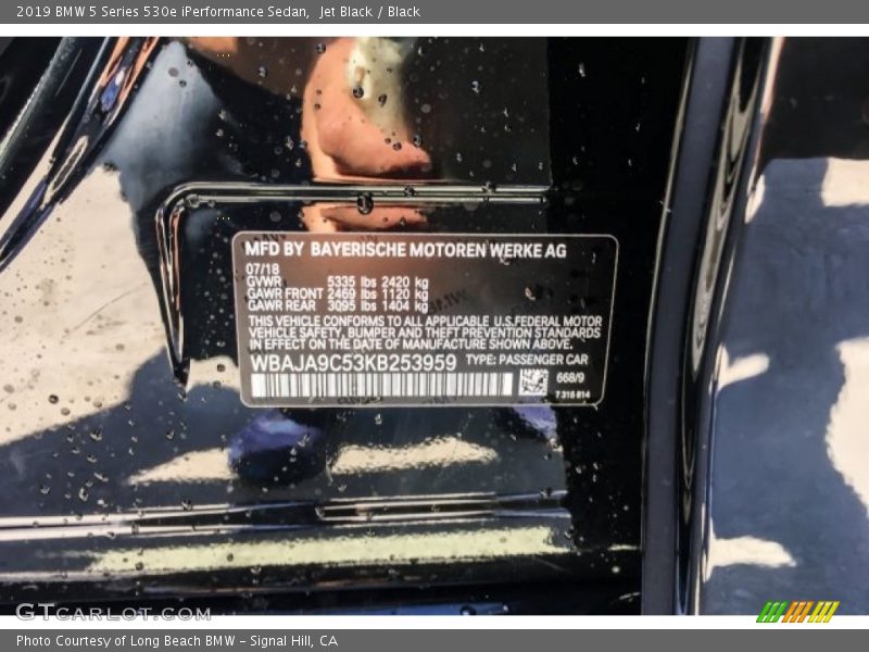 Jet Black / Black 2019 BMW 5 Series 530e iPerformance Sedan