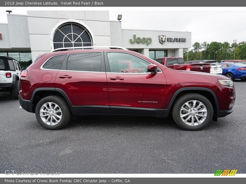Velvet Red Pearl / Black 2019 Jeep Cherokee Latitude