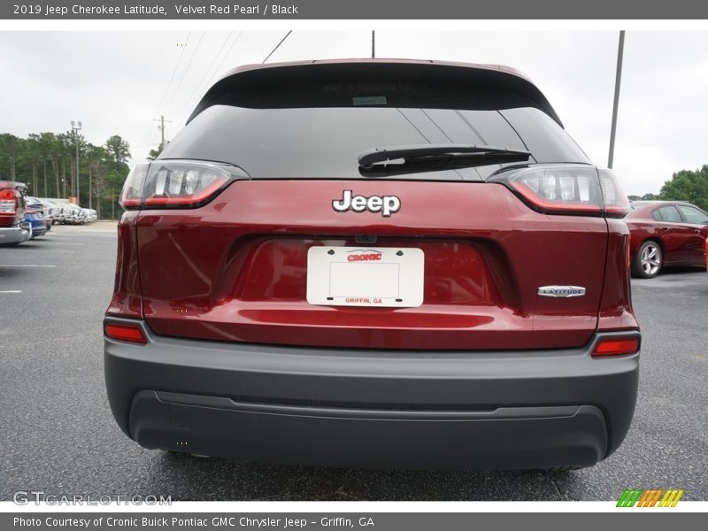 Velvet Red Pearl / Black 2019 Jeep Cherokee Latitude