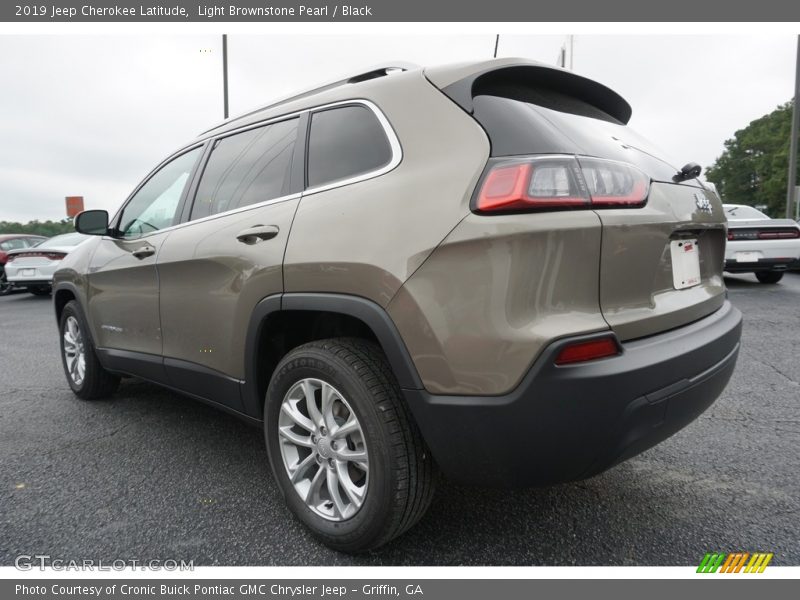Light Brownstone Pearl / Black 2019 Jeep Cherokee Latitude