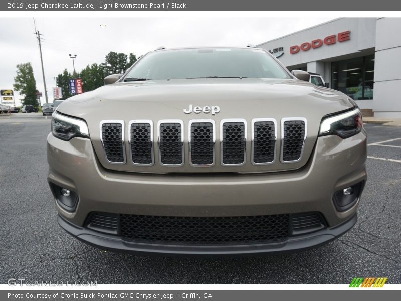 Light Brownstone Pearl / Black 2019 Jeep Cherokee Latitude