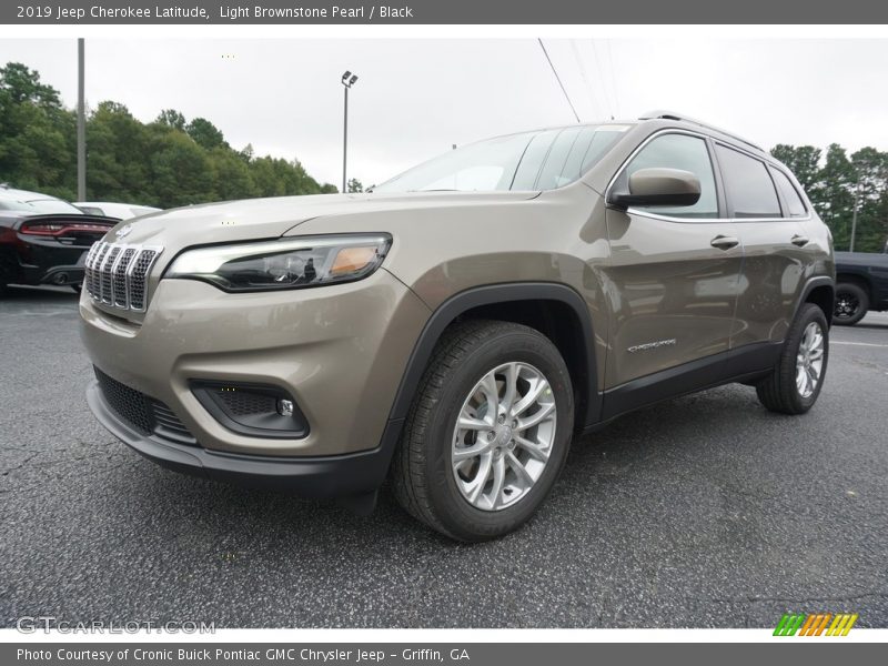Light Brownstone Pearl / Black 2019 Jeep Cherokee Latitude