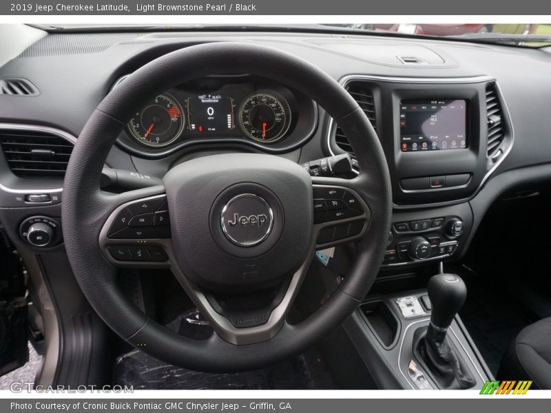 Light Brownstone Pearl / Black 2019 Jeep Cherokee Latitude