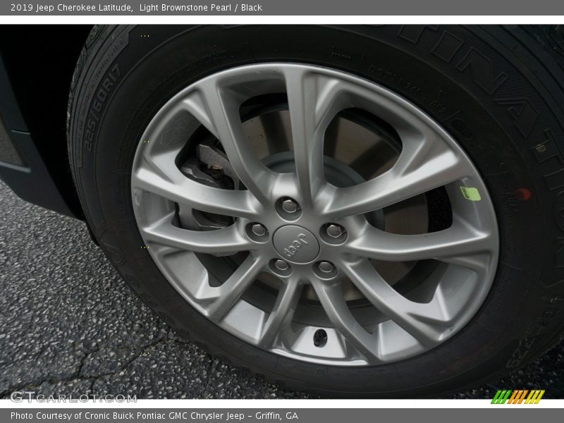 Light Brownstone Pearl / Black 2019 Jeep Cherokee Latitude