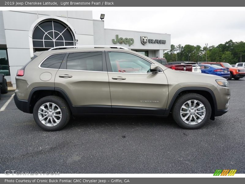 Light Brownstone Pearl / Black 2019 Jeep Cherokee Latitude