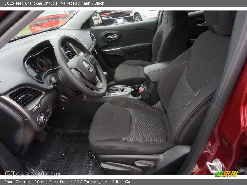 Velvet Red Pearl / Black 2019 Jeep Cherokee Latitude