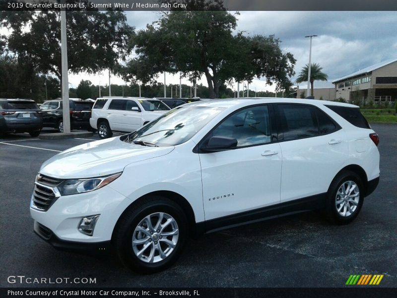 Front 3/4 View of 2019 Equinox LS