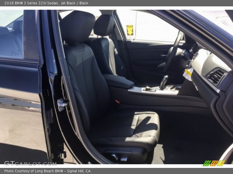 Jet Black / Black 2018 BMW 3 Series 320i Sedan