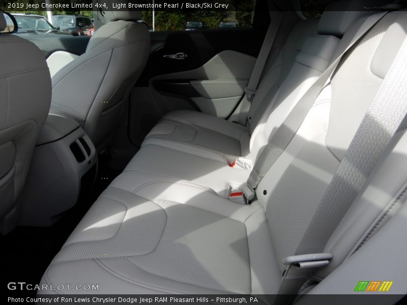 Light Brownstone Pearl / Black/Ski Grey 2019 Jeep Cherokee Limited 4x4