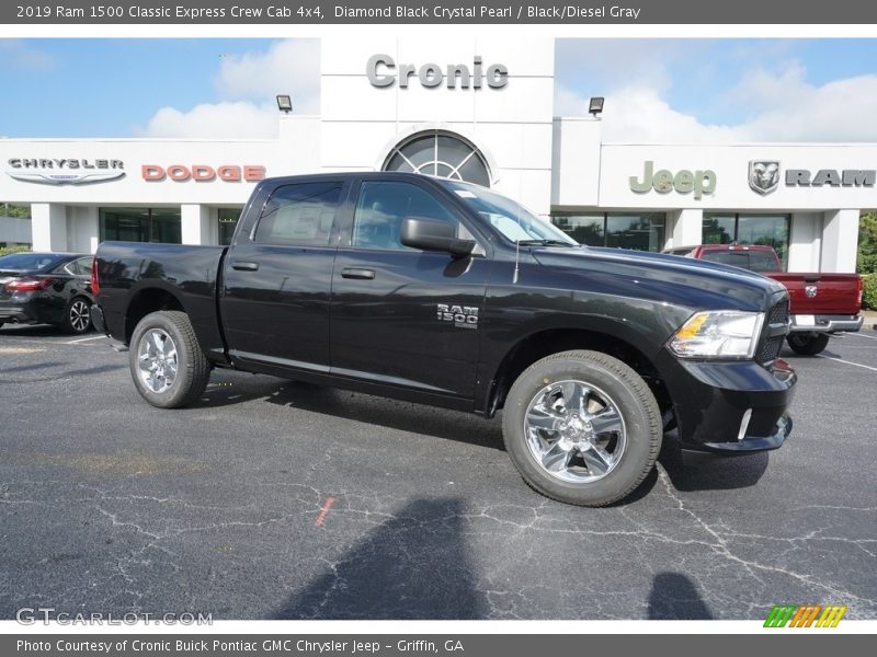 Diamond Black Crystal Pearl / Black/Diesel Gray 2019 Ram 1500 Classic Express Crew Cab 4x4