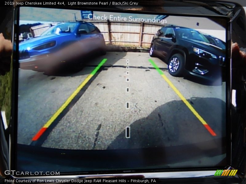 Light Brownstone Pearl / Black/Ski Grey 2019 Jeep Cherokee Limited 4x4