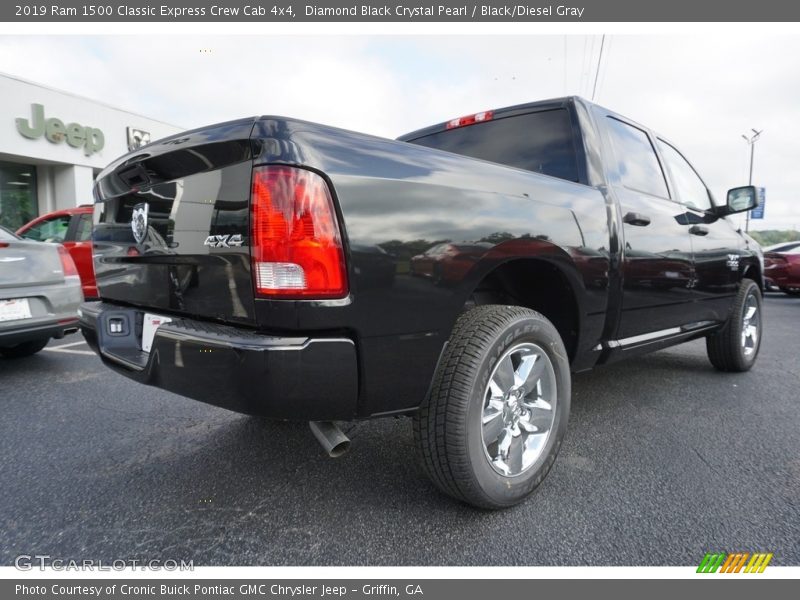 Diamond Black Crystal Pearl / Black/Diesel Gray 2019 Ram 1500 Classic Express Crew Cab 4x4