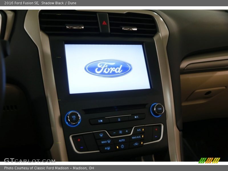 Shadow Black / Dune 2016 Ford Fusion SE