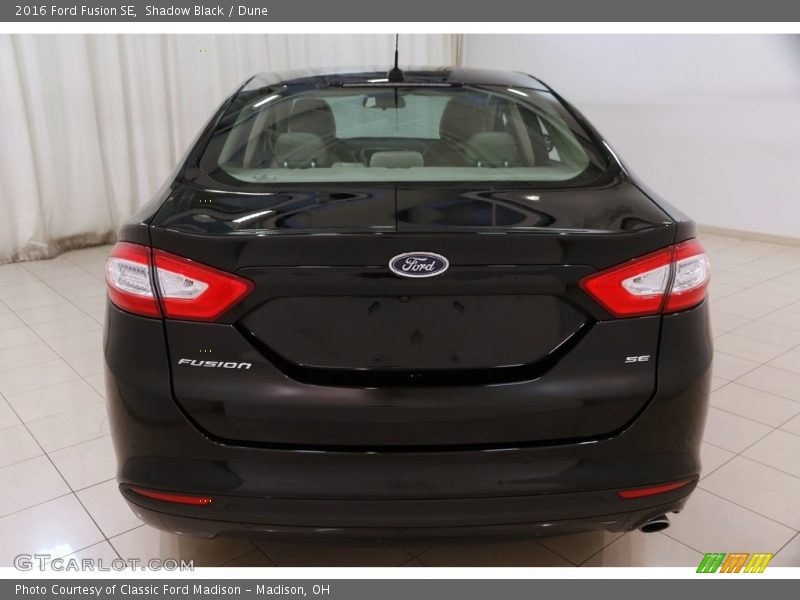 Shadow Black / Dune 2016 Ford Fusion SE