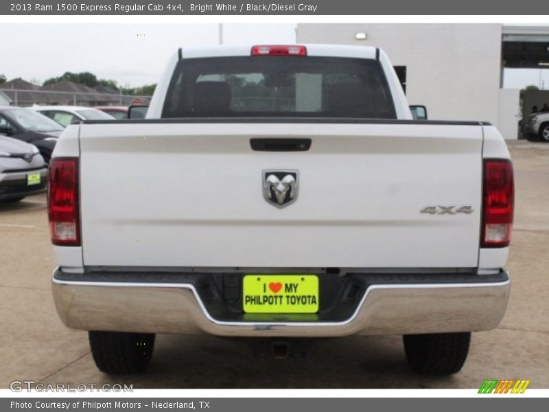 Bright White / Black/Diesel Gray 2013 Ram 1500 Express Regular Cab 4x4