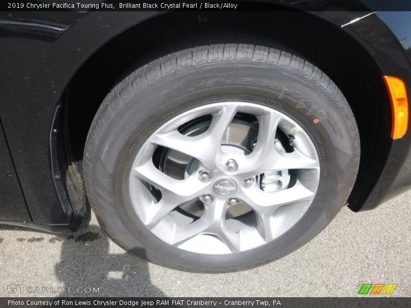 Brilliant Black Crystal Pearl / Black/Alloy 2019 Chrysler Pacifica Touring Plus