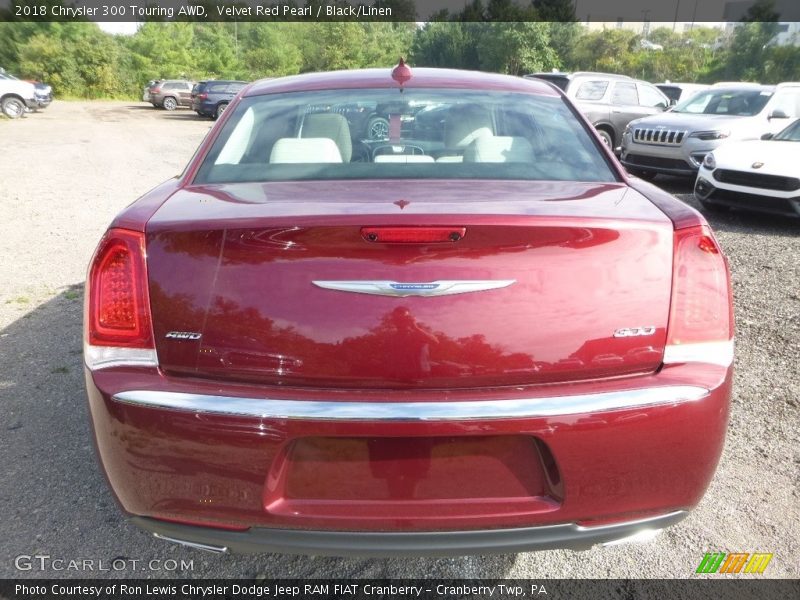 Velvet Red Pearl / Black/Linen 2018 Chrysler 300 Touring AWD