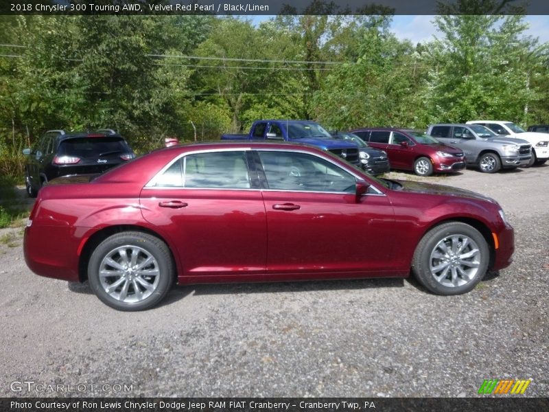 Velvet Red Pearl / Black/Linen 2018 Chrysler 300 Touring AWD