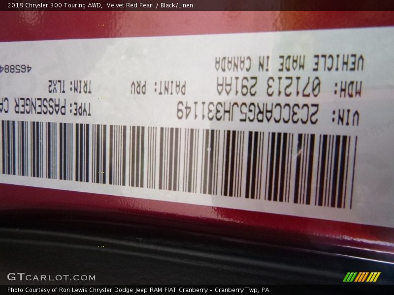 Velvet Red Pearl / Black/Linen 2018 Chrysler 300 Touring AWD
