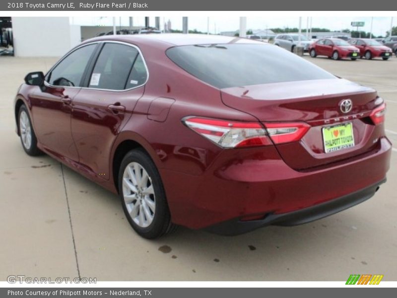 Ruby Flare Pearl / Black 2018 Toyota Camry LE