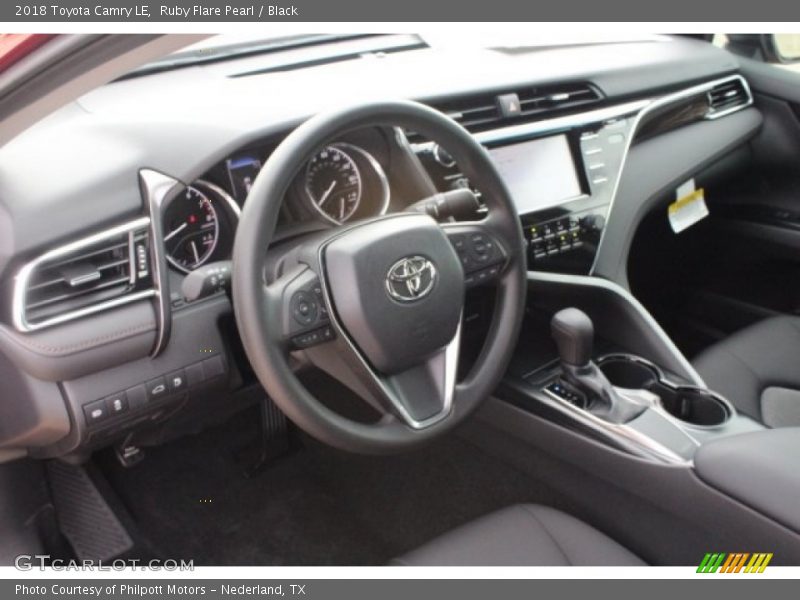 Ruby Flare Pearl / Black 2018 Toyota Camry LE