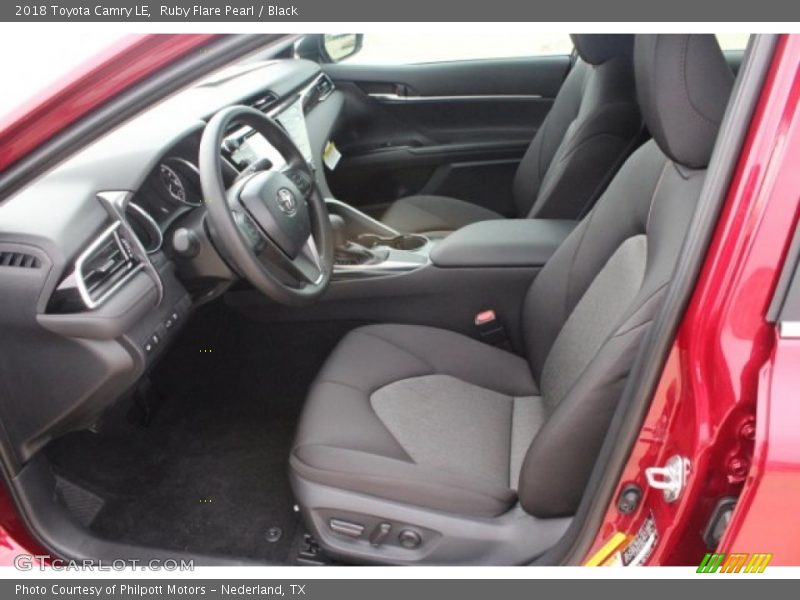 Ruby Flare Pearl / Black 2018 Toyota Camry LE