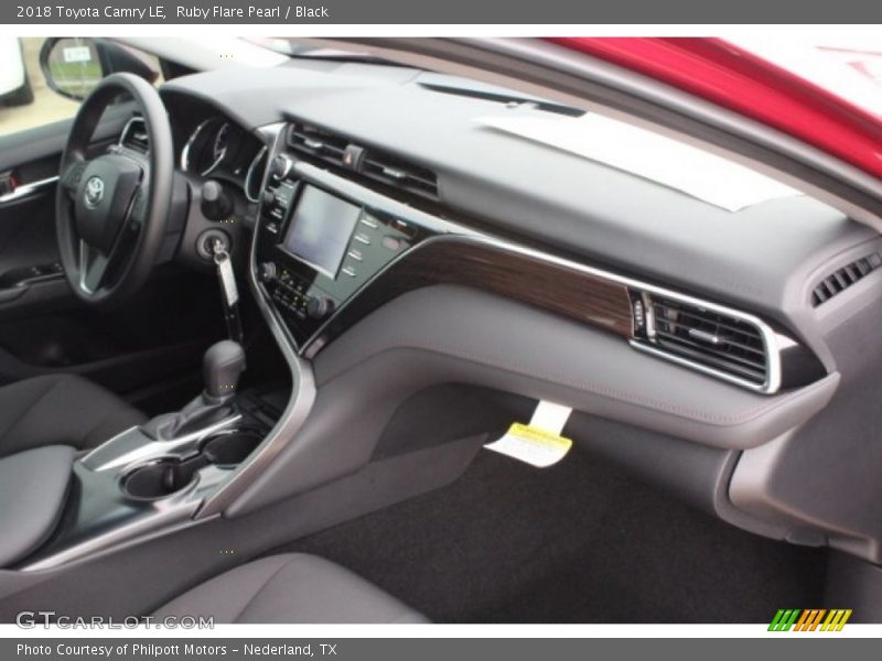 Ruby Flare Pearl / Black 2018 Toyota Camry LE