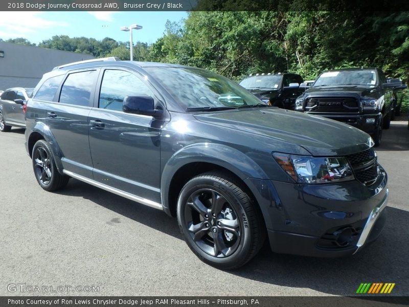 Front 3/4 View of 2018 Journey Crossroad AWD