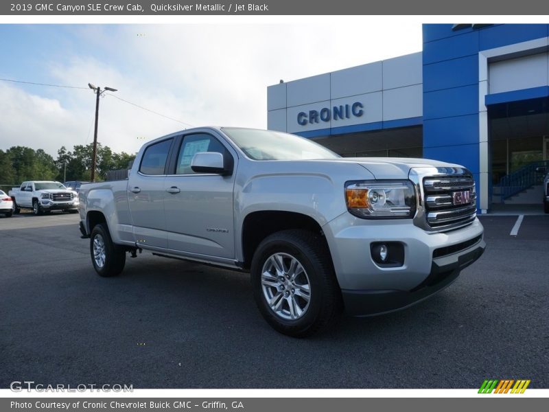 Quicksilver Metallic / Jet Black 2019 GMC Canyon SLE Crew Cab