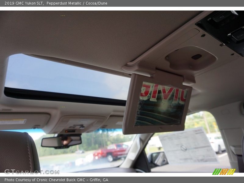 Pepperdust Metallic / Cocoa/Dune 2019 GMC Yukon SLT