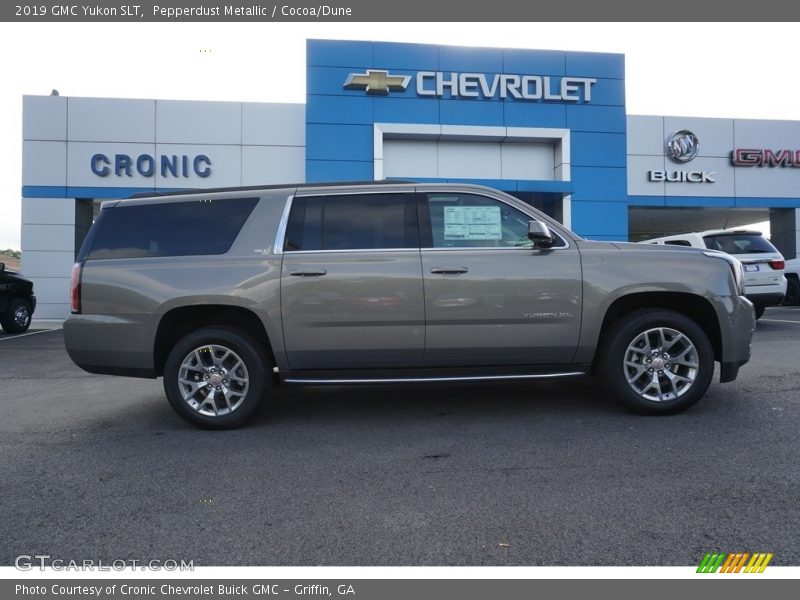 Pepperdust Metallic / Cocoa/Dune 2019 GMC Yukon SLT