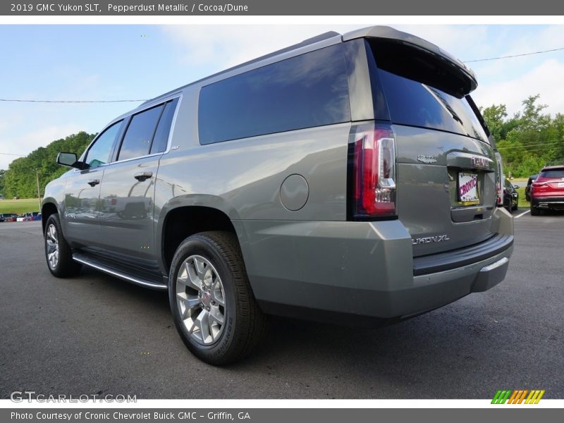 Pepperdust Metallic / Cocoa/Dune 2019 GMC Yukon SLT