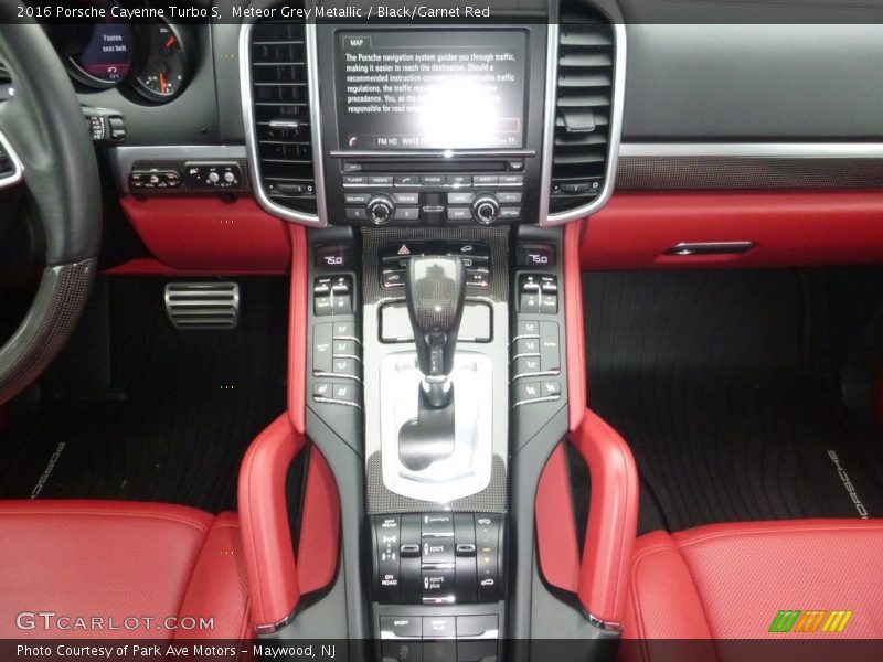 Meteor Grey Metallic / Black/Garnet Red 2016 Porsche Cayenne Turbo S