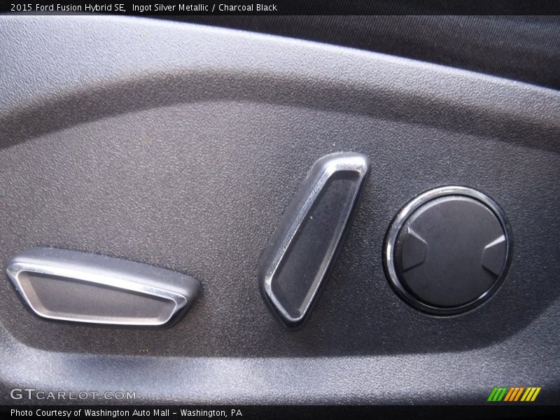 Ingot Silver Metallic / Charcoal Black 2015 Ford Fusion Hybrid SE
