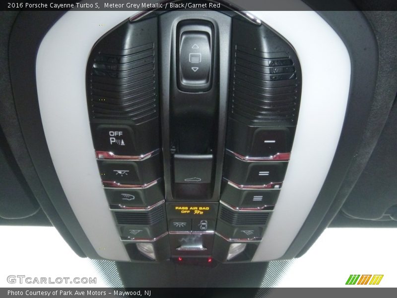 Controls of 2016 Cayenne Turbo S