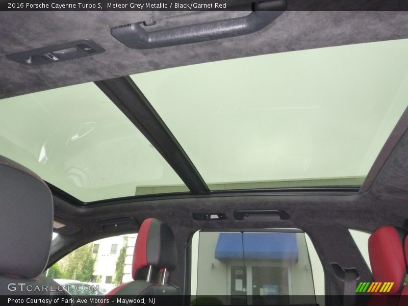 Sunroof of 2016 Cayenne Turbo S
