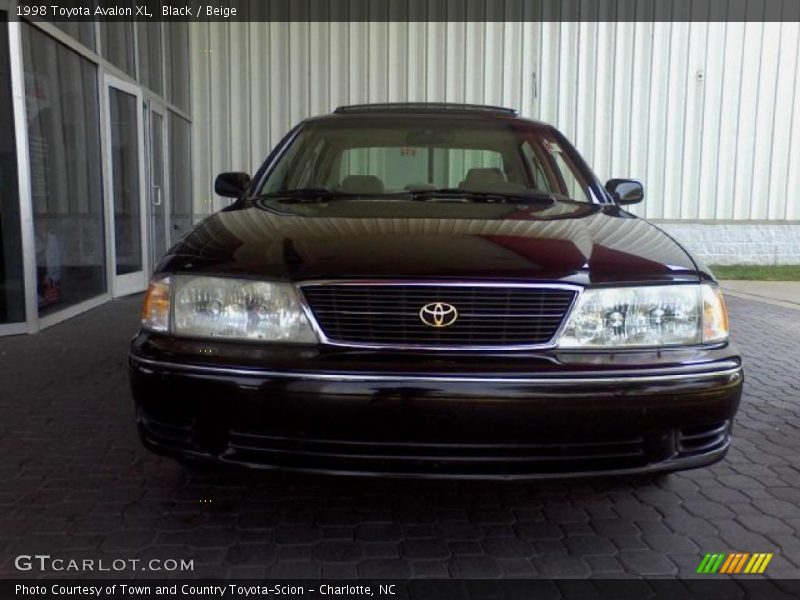 Black / Beige 1998 Toyota Avalon XL