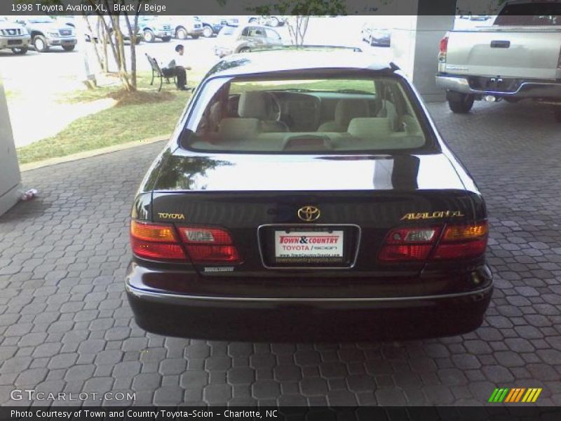 Black / Beige 1998 Toyota Avalon XL