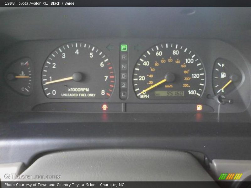 Black / Beige 1998 Toyota Avalon XL