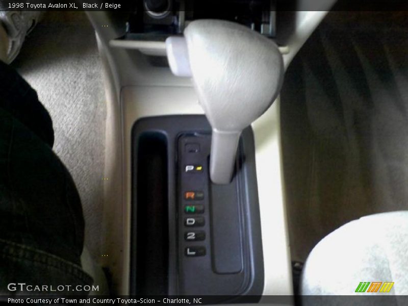 Black / Beige 1998 Toyota Avalon XL