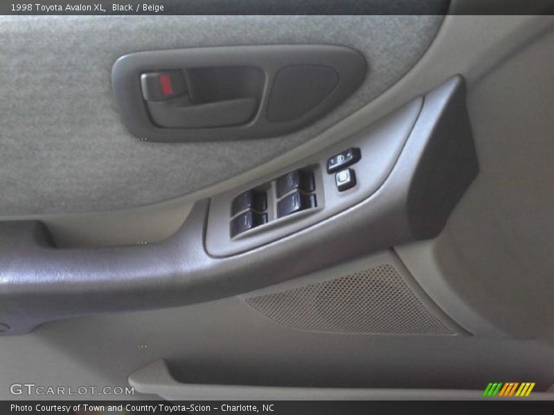 Black / Beige 1998 Toyota Avalon XL