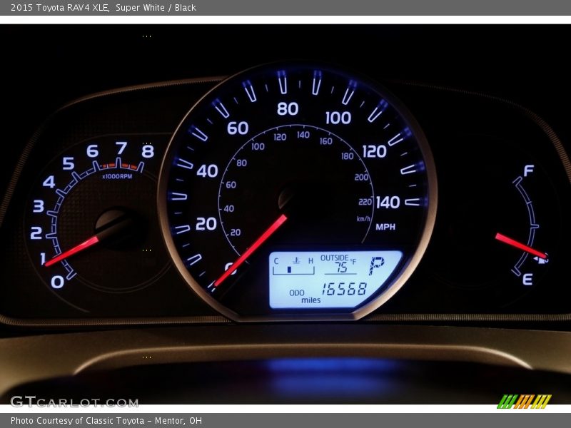 Super White / Black 2015 Toyota RAV4 XLE