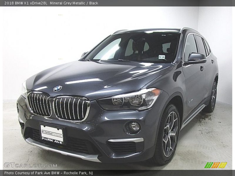 Mineral Grey Metallic / Black 2018 BMW X1 xDrive28i
