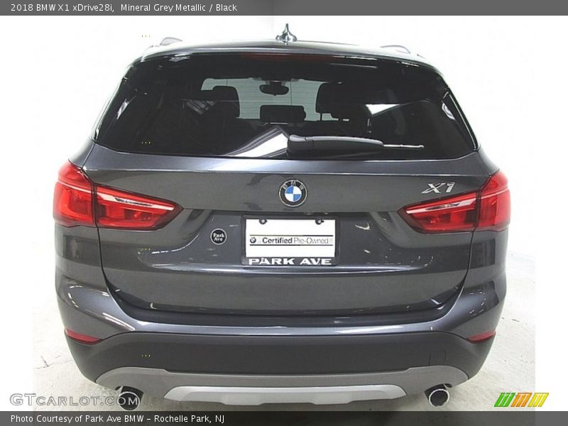 Mineral Grey Metallic / Black 2018 BMW X1 xDrive28i